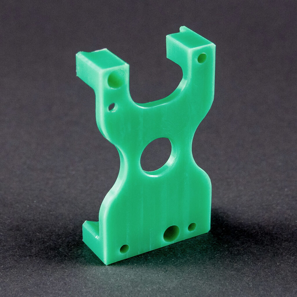 grünes gefrästes PE Bauteil