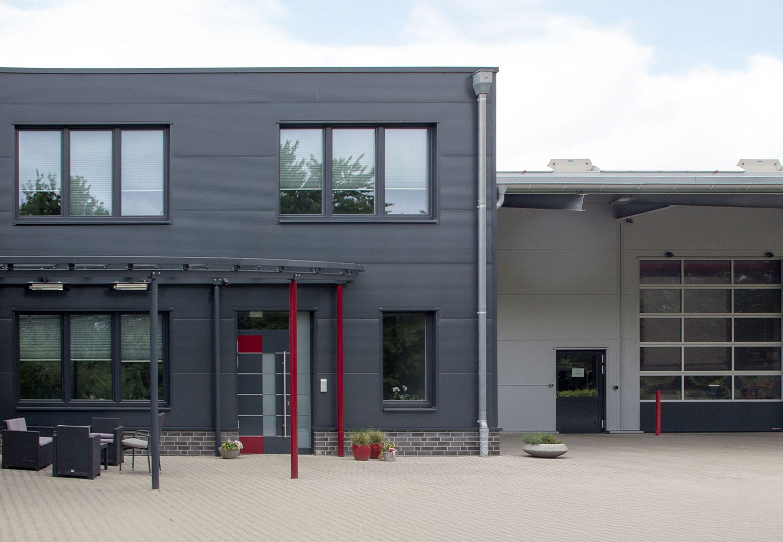 Ansicht der Fassade unseres Verwaltungstraktes